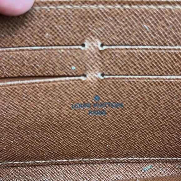 LOUIS VUITTON Zippy Wallet Long Monogram - Picture 12 of 14